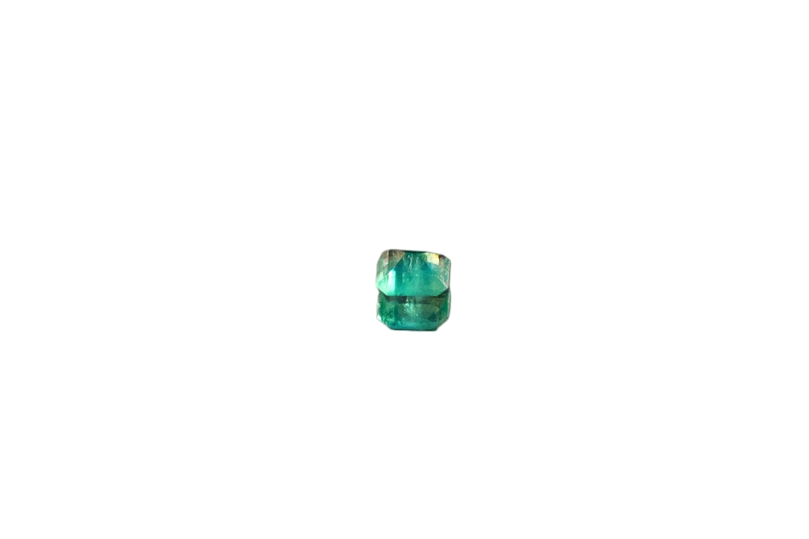 Emerald Loose 0.3〜0.4ct  淡めのエメラルドグリーンカラー