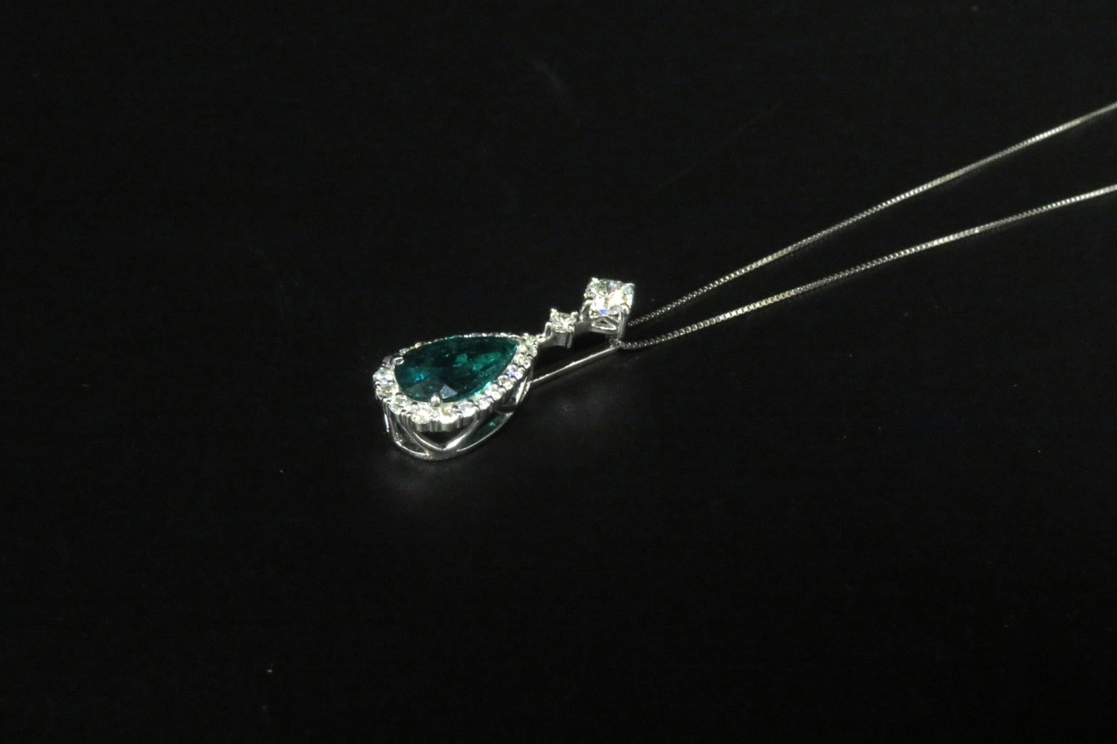 Necklace Muzo Green