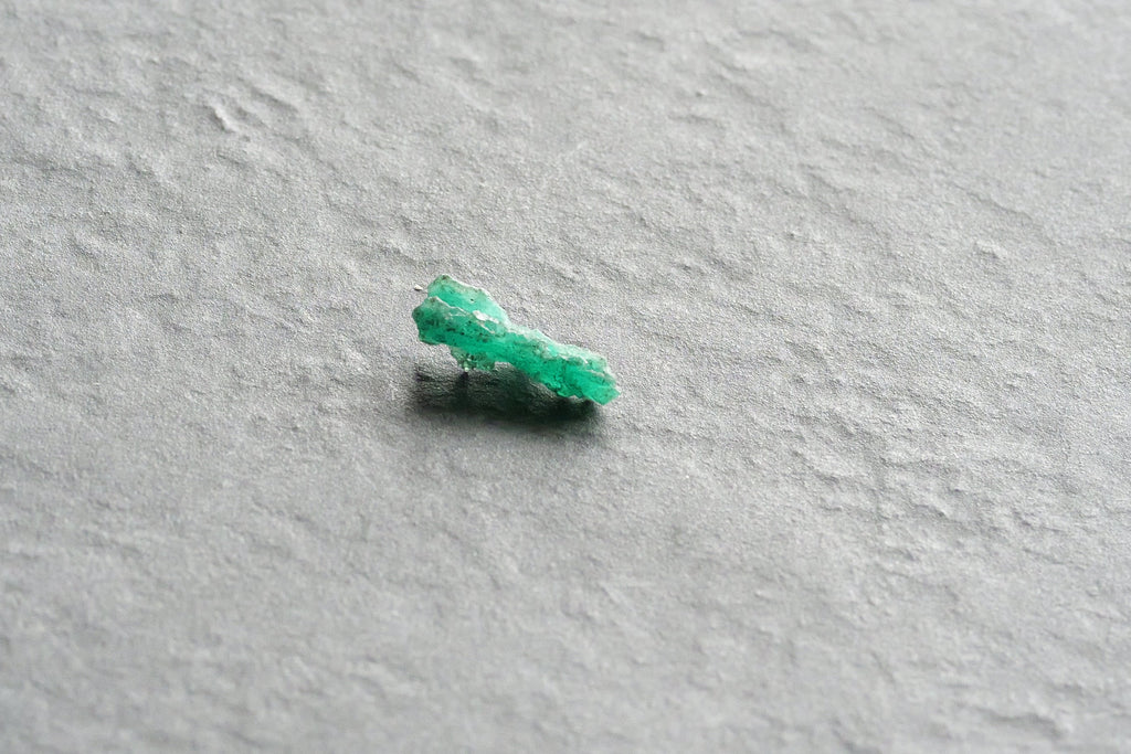 Emerald Rough Large