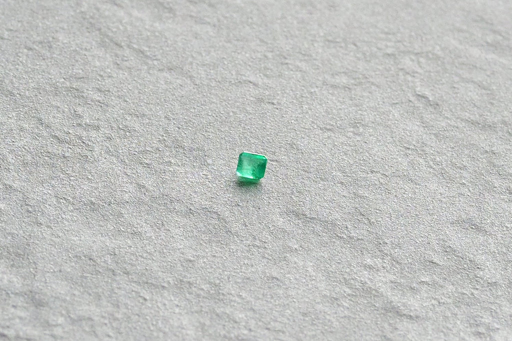 Emerald Loose 0.1〜0.2ct 淡めのエメラルドグリーン
