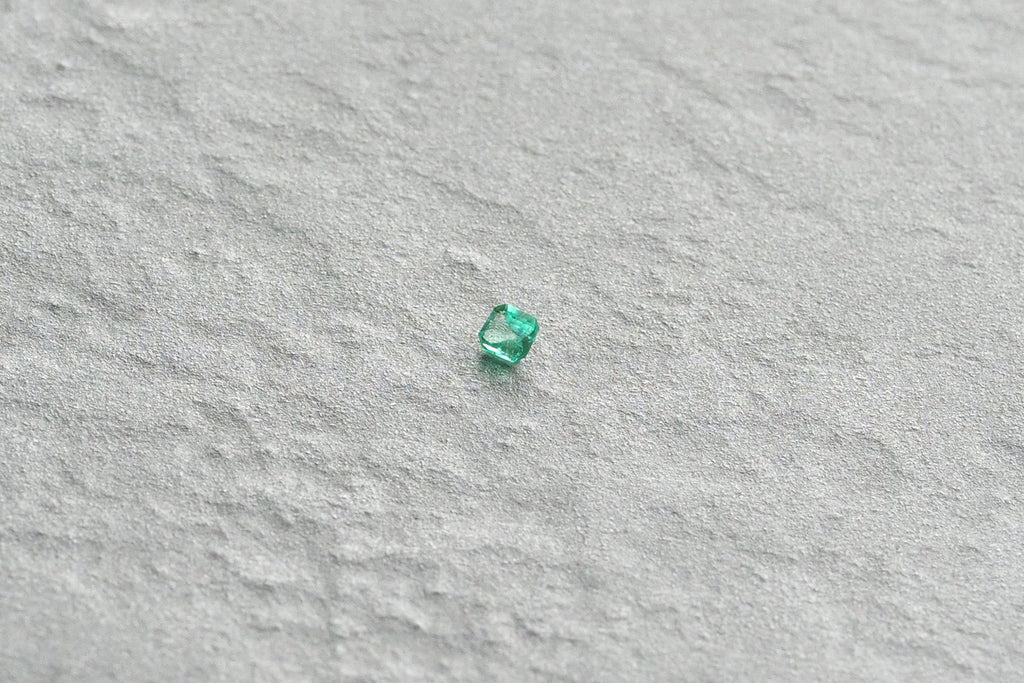Emerald Loose 0.2〜0.3ct  淡めのエメラルドグリーンカラー