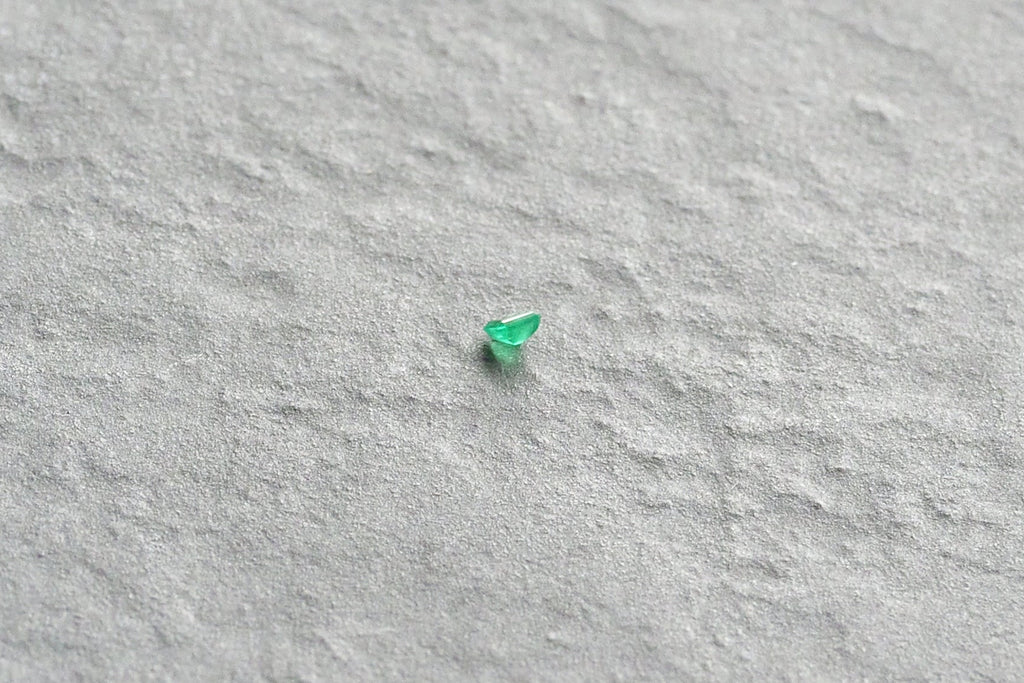 Emerald Loose 0.1〜0.2ct 淡めのエメラルドグリーン